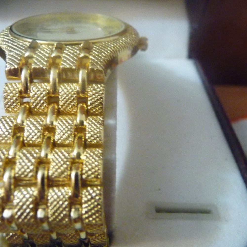 Man's Watch - Picture 2 of 5